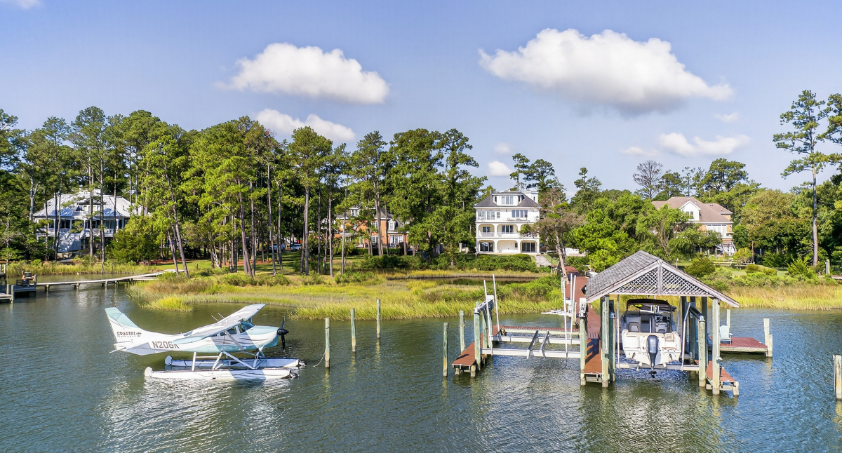 Luxury waterfront estate in Yorktown, Virginia, showcasing the Middle Peninsula lifestyle
